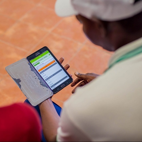 Plant doctor using the Plantwise Data Collection app