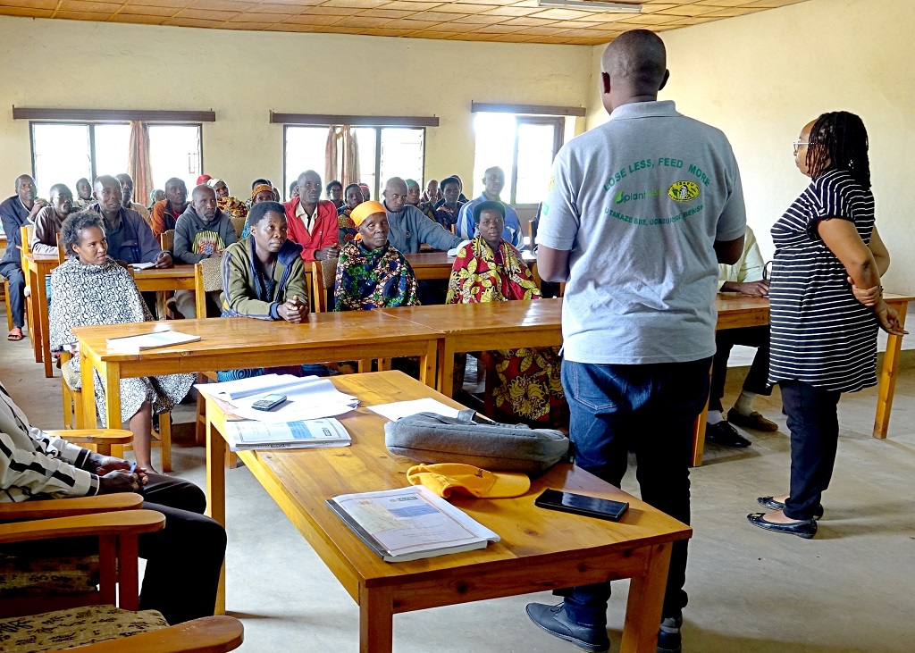 Community conversation in Muramvya province, Burundi