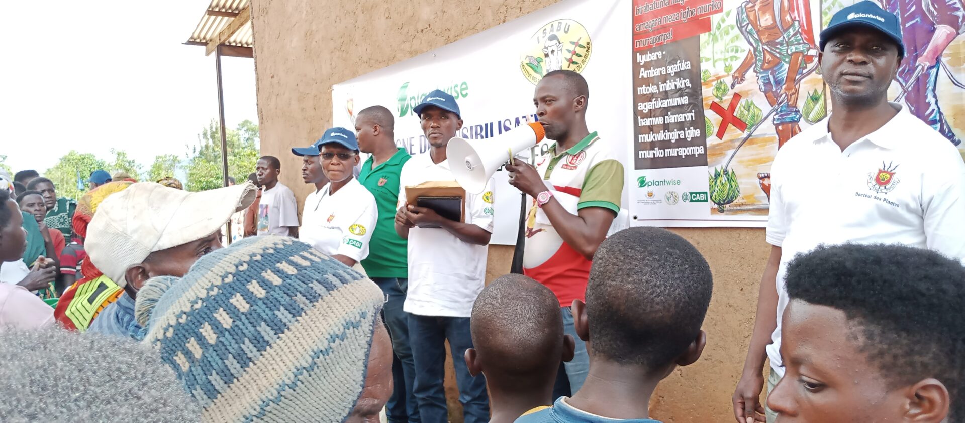 Empowering farmers in Burundi through Plantwise plant health rallies
